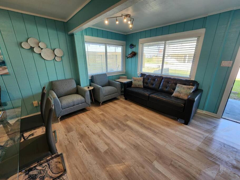 Beachview Beauty Steps To The Beach In West G Town Galveston Exterior photo